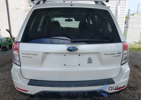 2010 Subaru Forester 2.5X Premium z USA, uszkodzony, nr VIN JF2SH6CC2AH909047